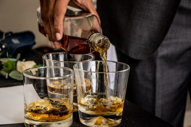 Best Bourbon for Mint Julep: How to Pick the Right Bottle and Batch It Right